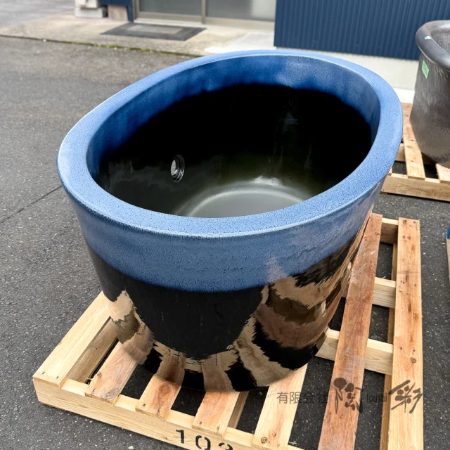 ロクロ成形｜信楽焼 陶器浴槽 陶器風呂の元祖｜有限会社 陶彩